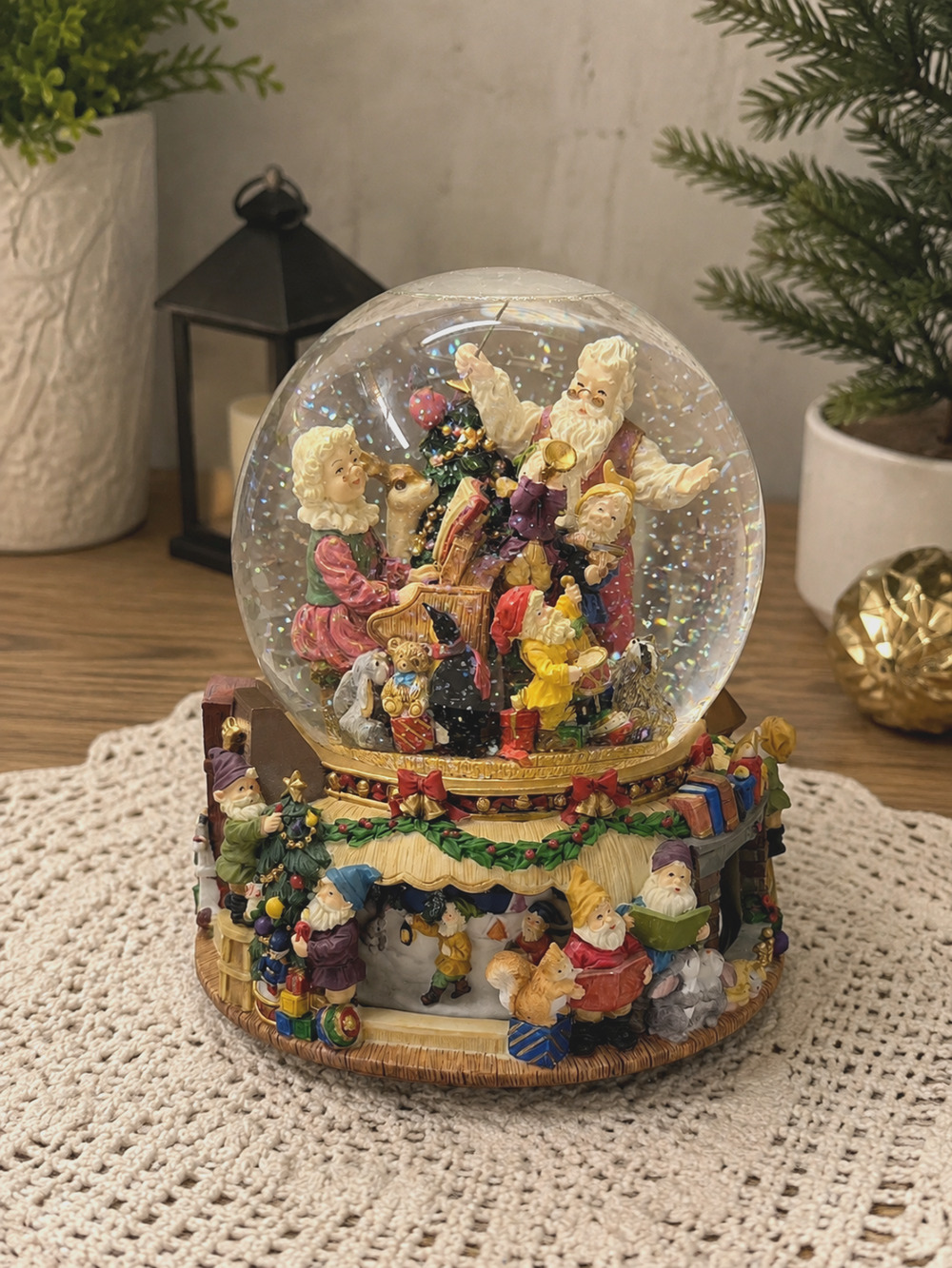 Kirkland Signature Musical Water Globe Revolving Base Santa Elves w/ Box Rare